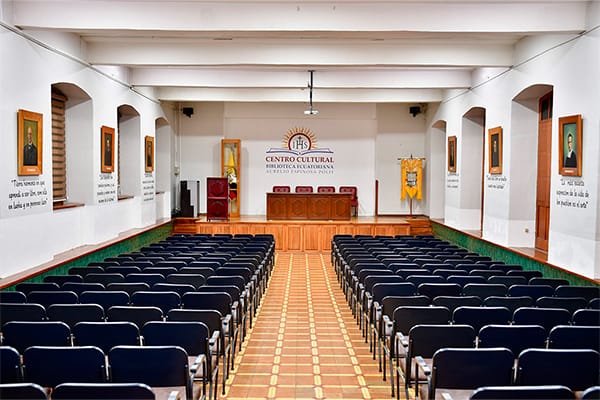 Auditorio alquiler centro cultural biblioteca ecuatoriana aurelio espinosa polit